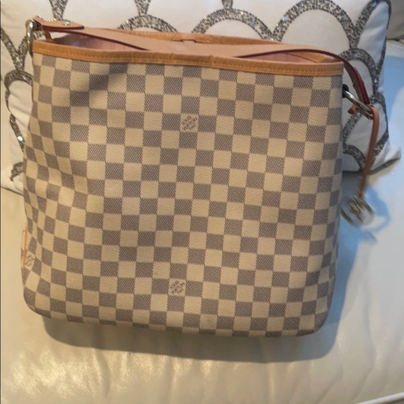 LV delightful - Picture 8 of 13